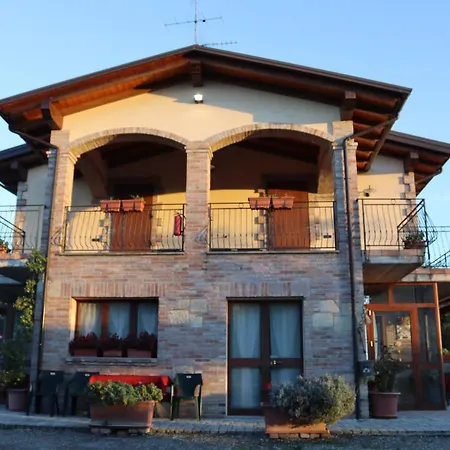בית חווה Agriturismo Casa Fagioni *